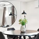 Charm 3 - Cozy 1-bdr With Shared Garden * København