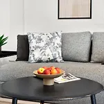 Charm 3 - Cozy 1-bdr With Shared Garden *