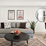 Charm 3 - Cozy 1-bdr With Shared Garden