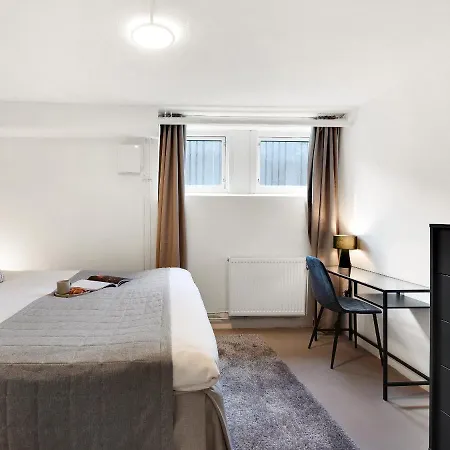 Sanders Charm - Cozy One-bedroom With Shared Garden Apartment *