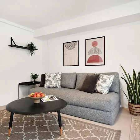 Charm 3 - Cozy 1-bdr With Shared Garden