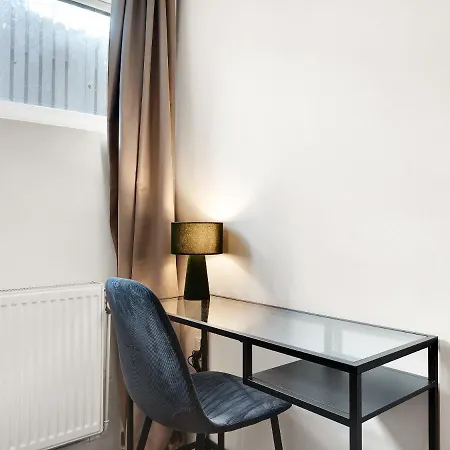 Sanders Charm - Cozy One-bedroom With Shared Garden Apartment