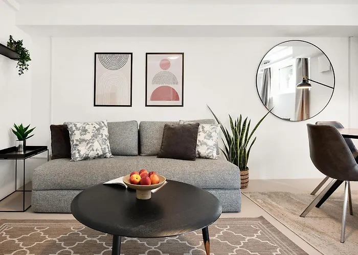 Charm 3 - Cozy 1-bdr With Shared Garden