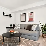 Charm 3 - Cozy 1-bdr With Shared Garden